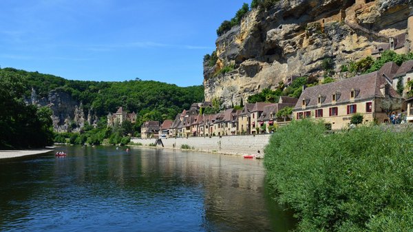 Pourquoi choisir un camping en dordogne pour découvrir la région ?